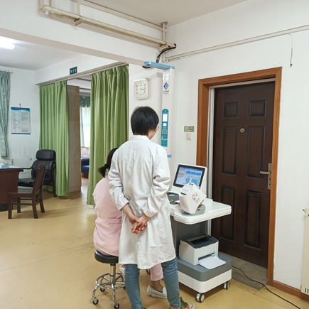加强医养结合，，湖北武汉市茶港医务室装机SH-T16健康小屋一体机