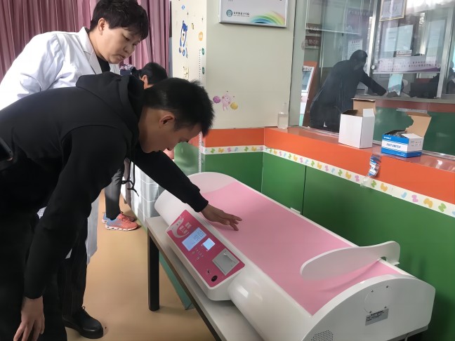 婴幼儿身高体重丈量仪