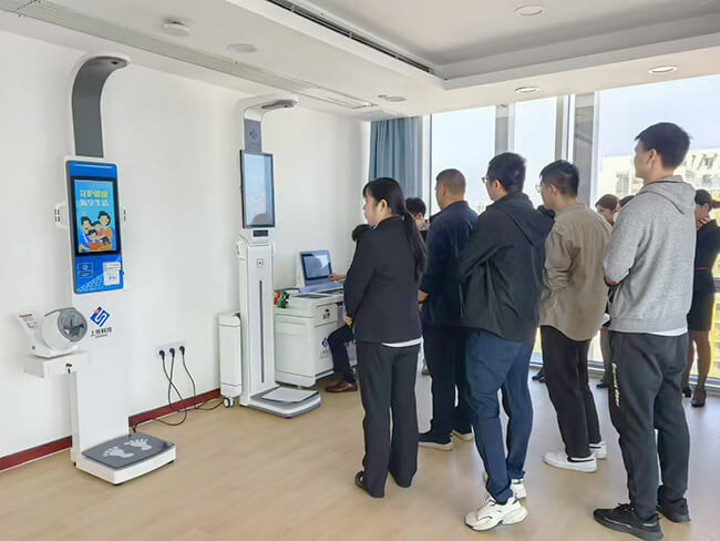 中国联通采购emc易倍官网智能健康体检一体机